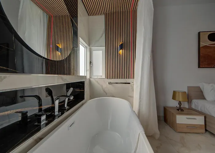 Апартаменты Luxury 3br Duplex In The Heart Of By 360 Estates *