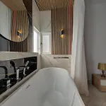 Διαμέρισμα Luxury 3br Duplex In The Heart Of By 360 Estates *