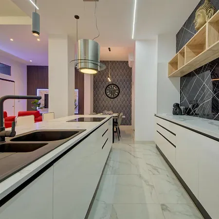 Luxury 3br Duplex In The Heart Of By 360 Estates Апартаменты *