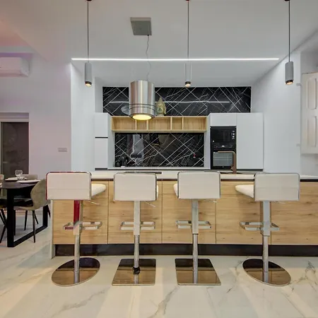 Luxury 3br Duplex In The Heart Of By 360 Estates Apartamento