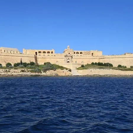 Апартаменты Luxury 3br Duplex In The Heart Of By 360 Estates Gzira