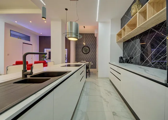 Luxury 3br Duplex In The Heart Of By 360 Estates Lejlighed *